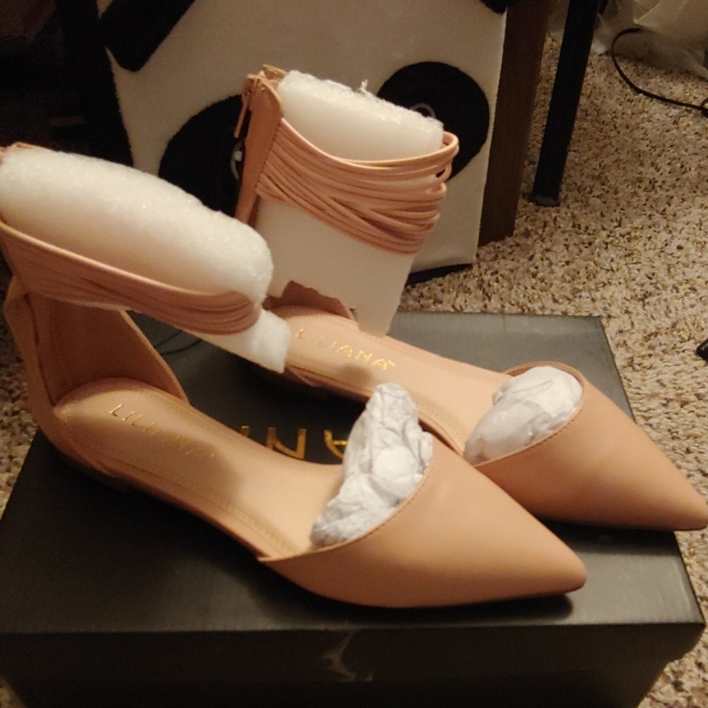 Nude flats